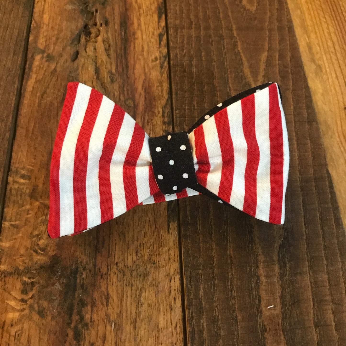 bow tie, bowtie, handmade bowtie, louisville kentucky bow tie, louisville bowtie, u of l, u of l bowtie, u of l bow tie