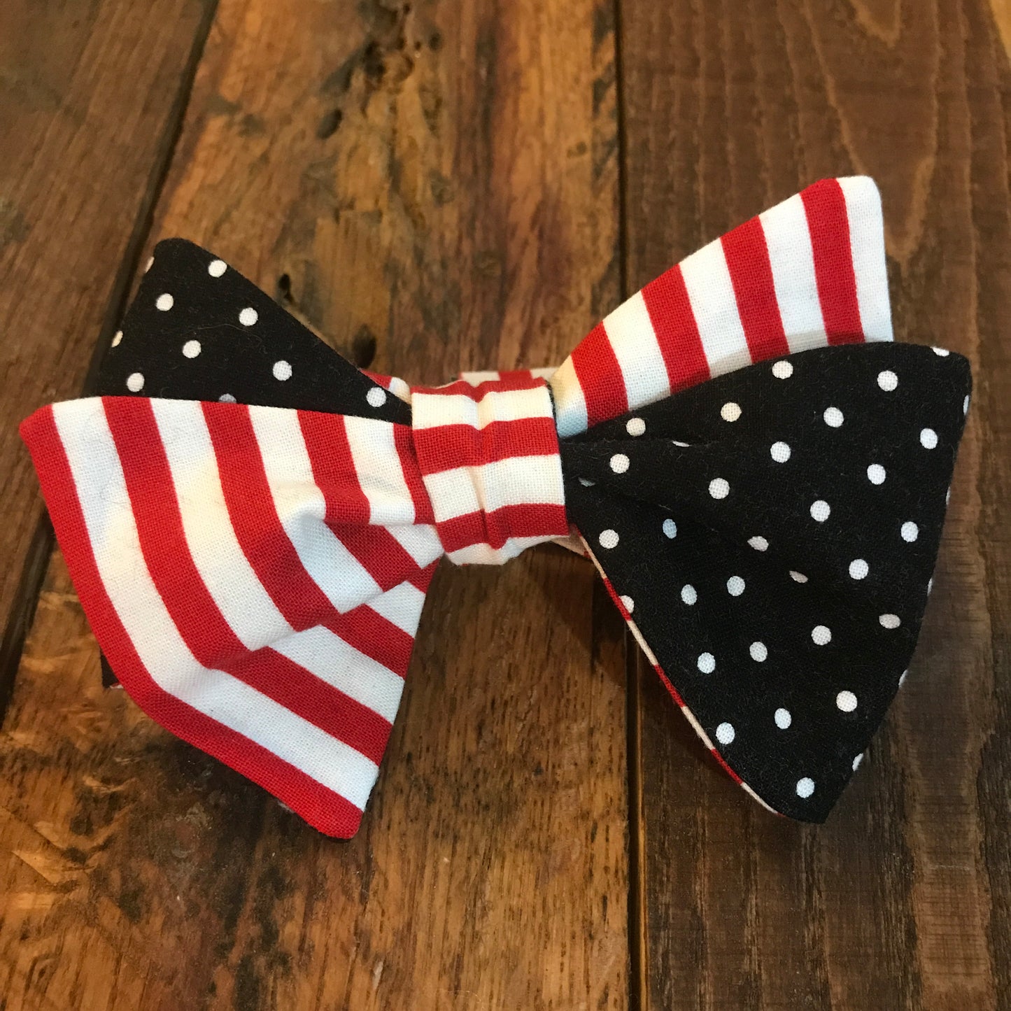 bow tie, bowtie, handmade bowtie, louisville kentucky bow tie, louisville bowtie, u of l, u of l bowtie, u of l bow tie