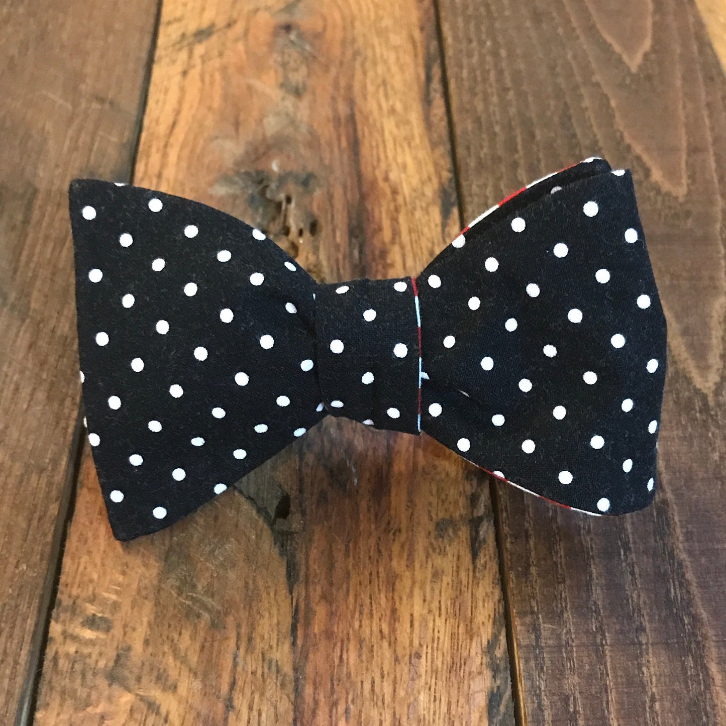 red stripes, black polka dots, bowtie, bow tie, handmade bowtie, handmade bow tie, university of Louisville, u of l bow tie, u of l bowtie, uofl, uofl bow tie, black polka dot tie, black polka dot bow tie, university of Georgia, georgia bulldogs, uga, uga bow tie, Georgia bulldog bowtie, uga lady bulldogs, Georgia bow tie 